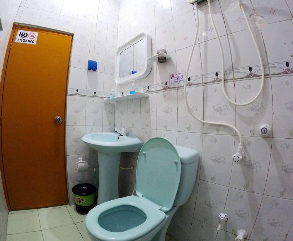 Adroit Beach Inn Standard Queen Room 7