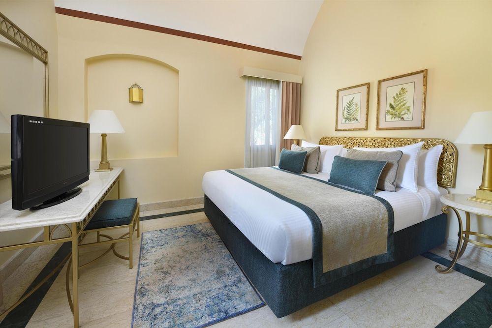 Junior Suite,Garden View