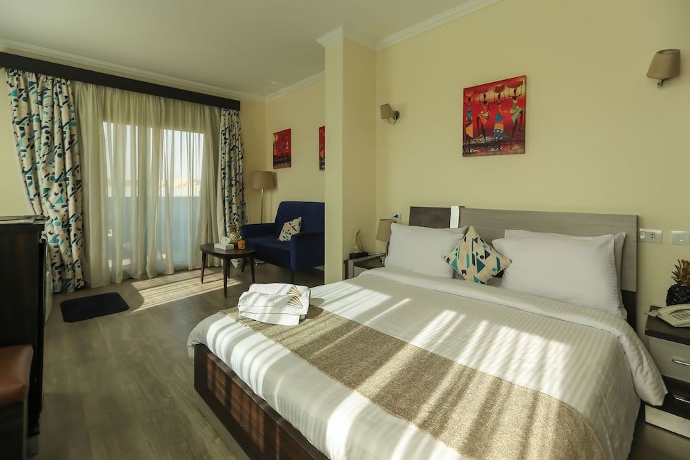 Executive Double Room, Jetted Tub (Pyramids View)