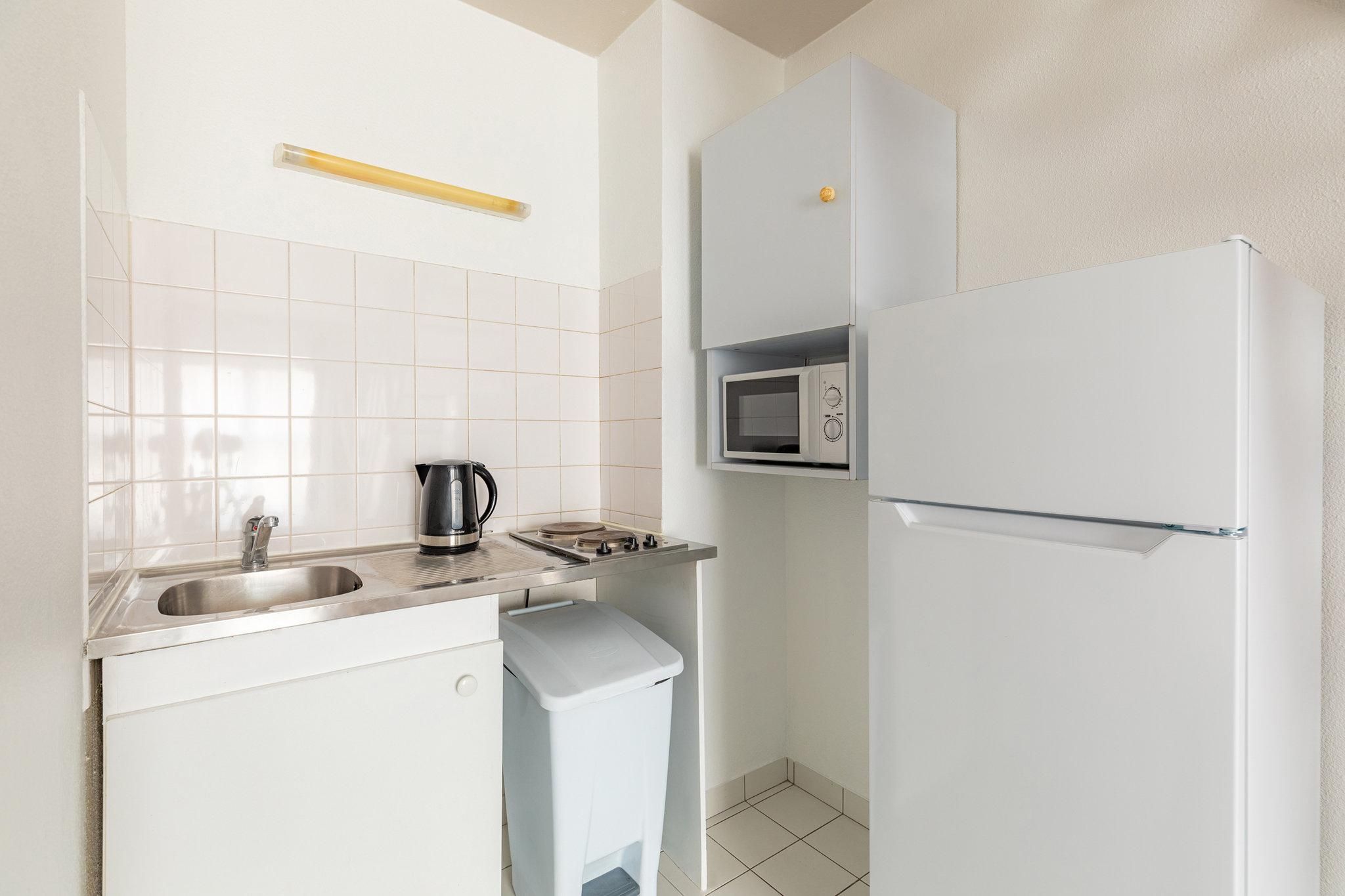 amenity (guest room)