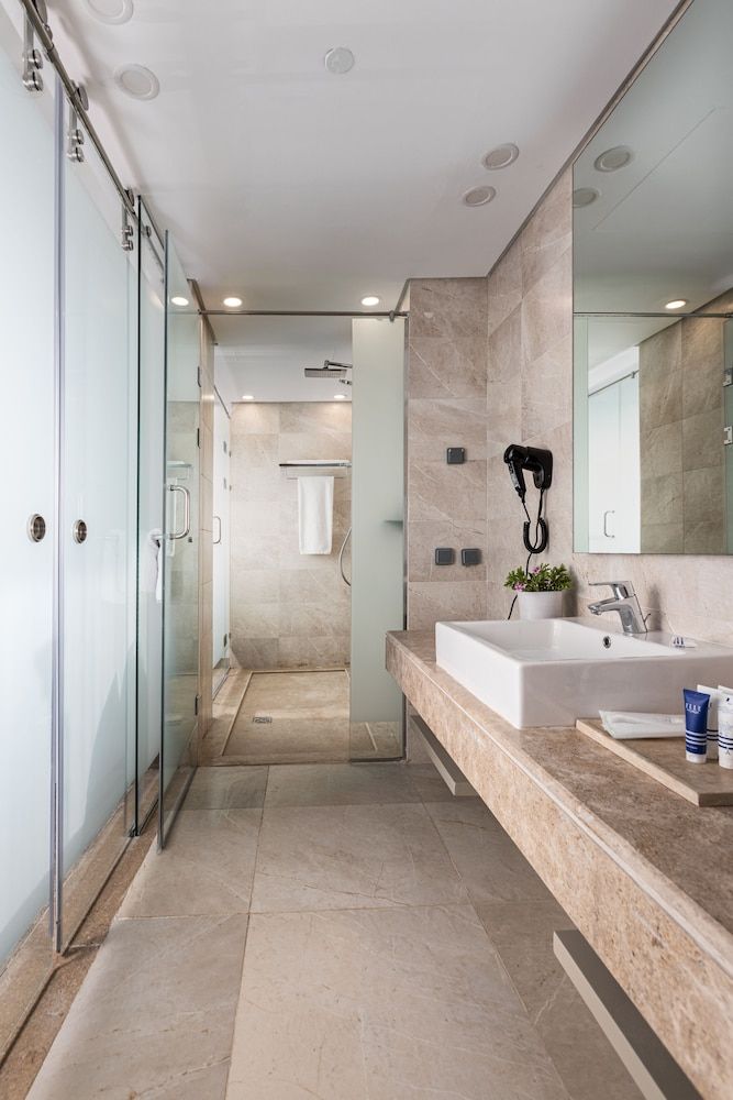 The G Hotel Seashell G-suite sea view 4