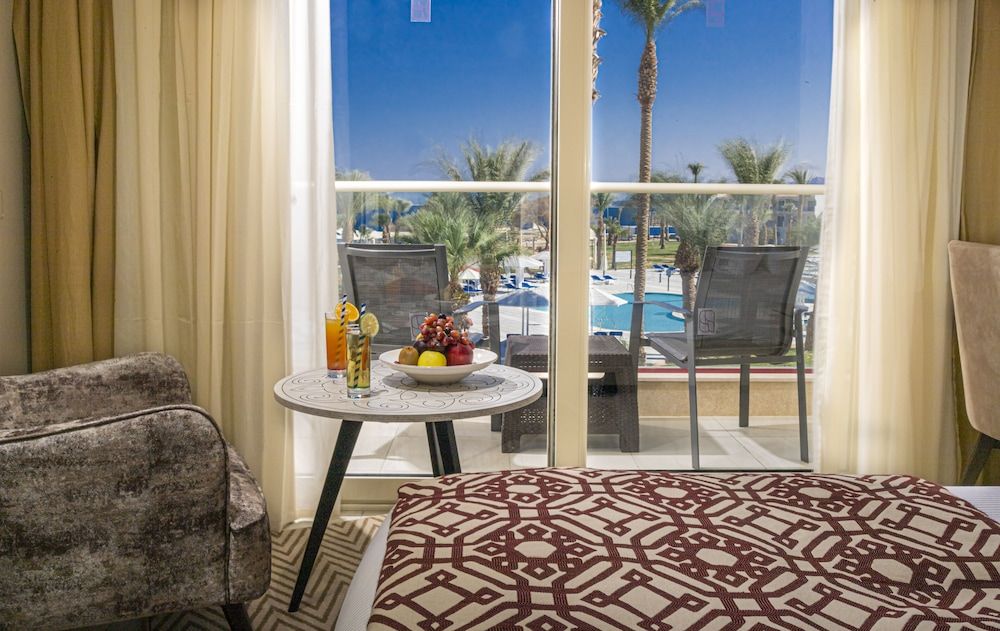 Amarina Abu Soma Resort & Aquapark Standard Double or Twin Room, Pool View 4