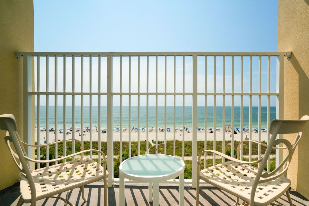 Palette Resort Myrtle Beach Studio, 1 King Bed, Oceanfront 3