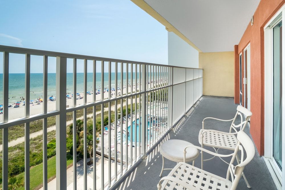 Palette Resort Myrtle Beach Executive Suite, Multiple Beds, Oceanfront 4