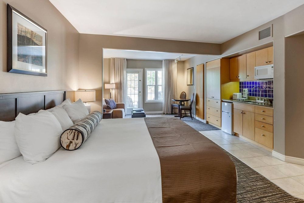 Suite, Non Smoking (2 King Beds, Efficiency, Upgrade)