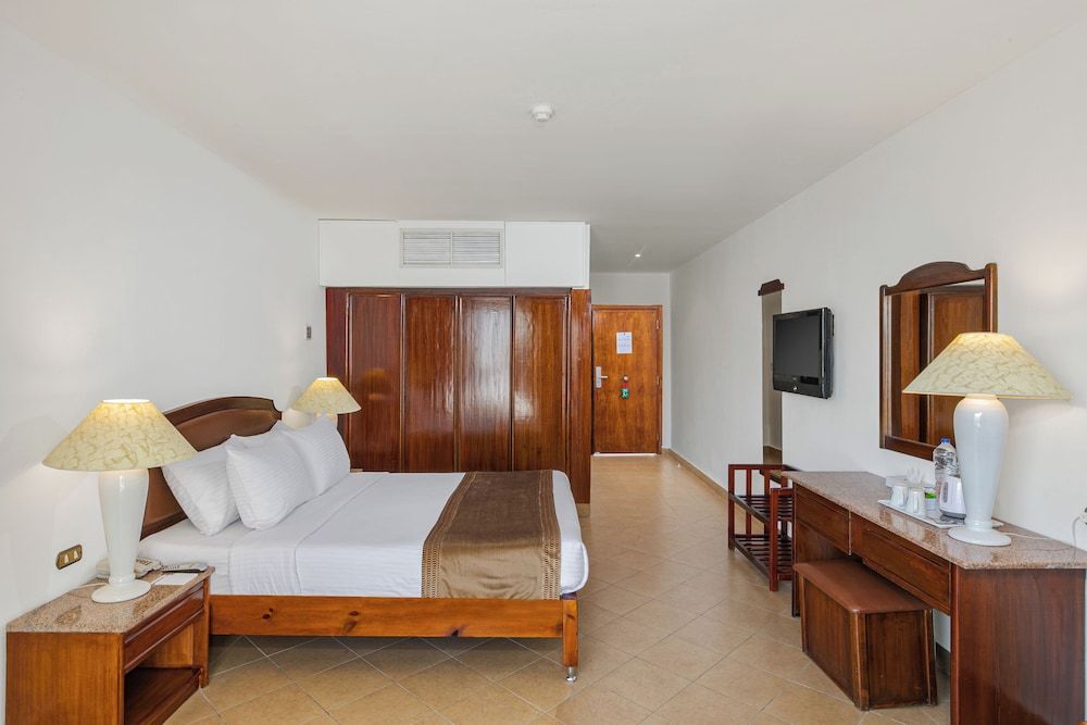 Standard Room, Partial Sea View
