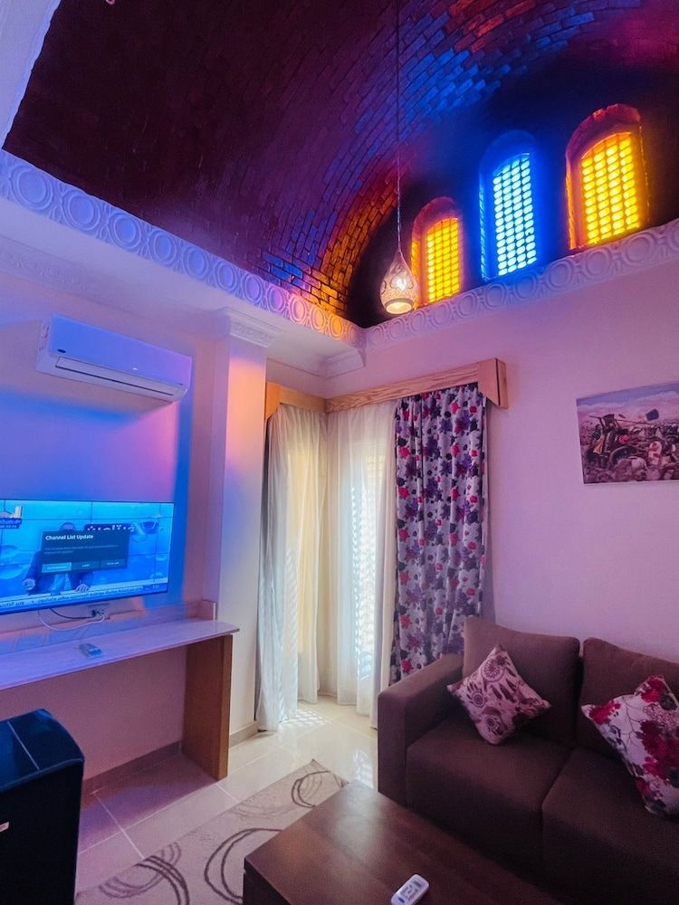 Jewel Howard Carter Hotel