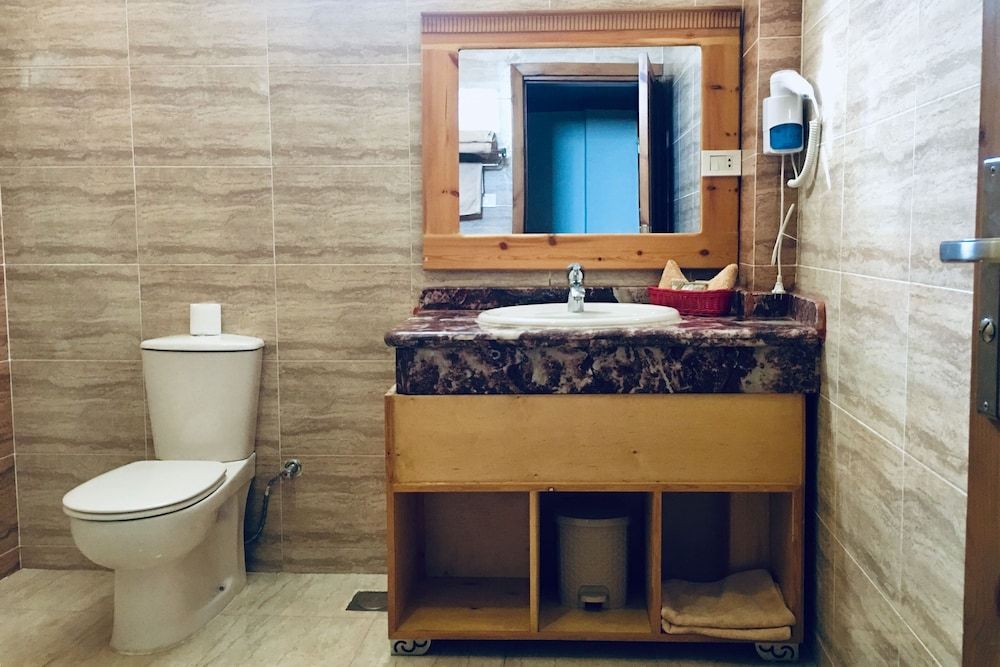 Jewel Howard Carter Hotel Howards Classic Double or Twin Room 3