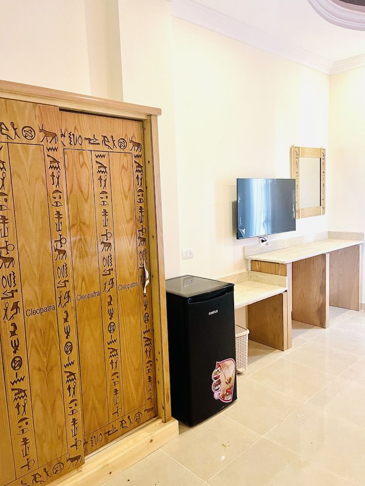 Jewel Howard Carter Hotel Panoramic Studio Suite, Non Smoking, Garden View 10