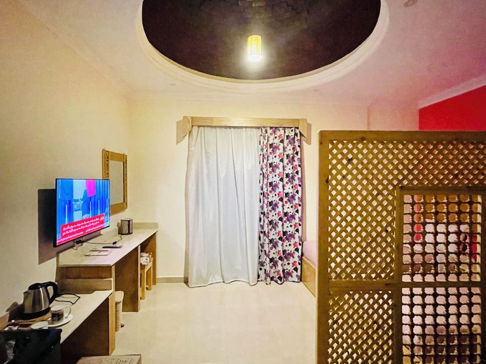 Jewel Howard Carter Hotel Panoramic Studio Suite, Non Smoking, Garden View 11