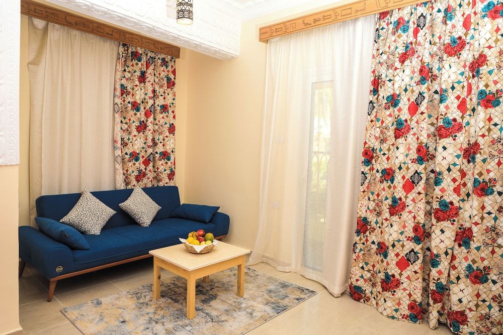 Jewel Howard Carter Hotel Panoramic Studio Suite, Non Smoking, Garden View 13