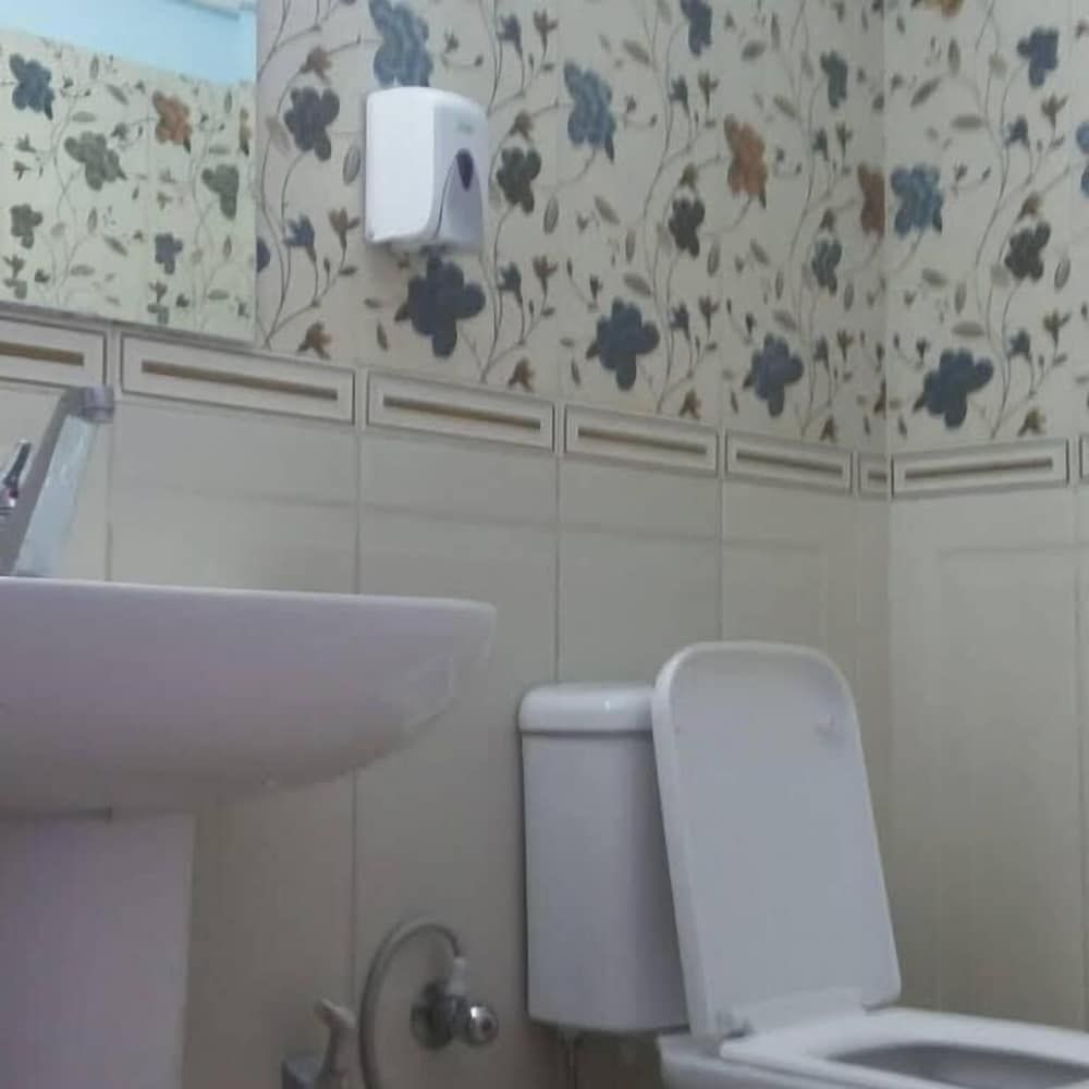 De La Poste Deluxe Double Room, Multiple Beds 6