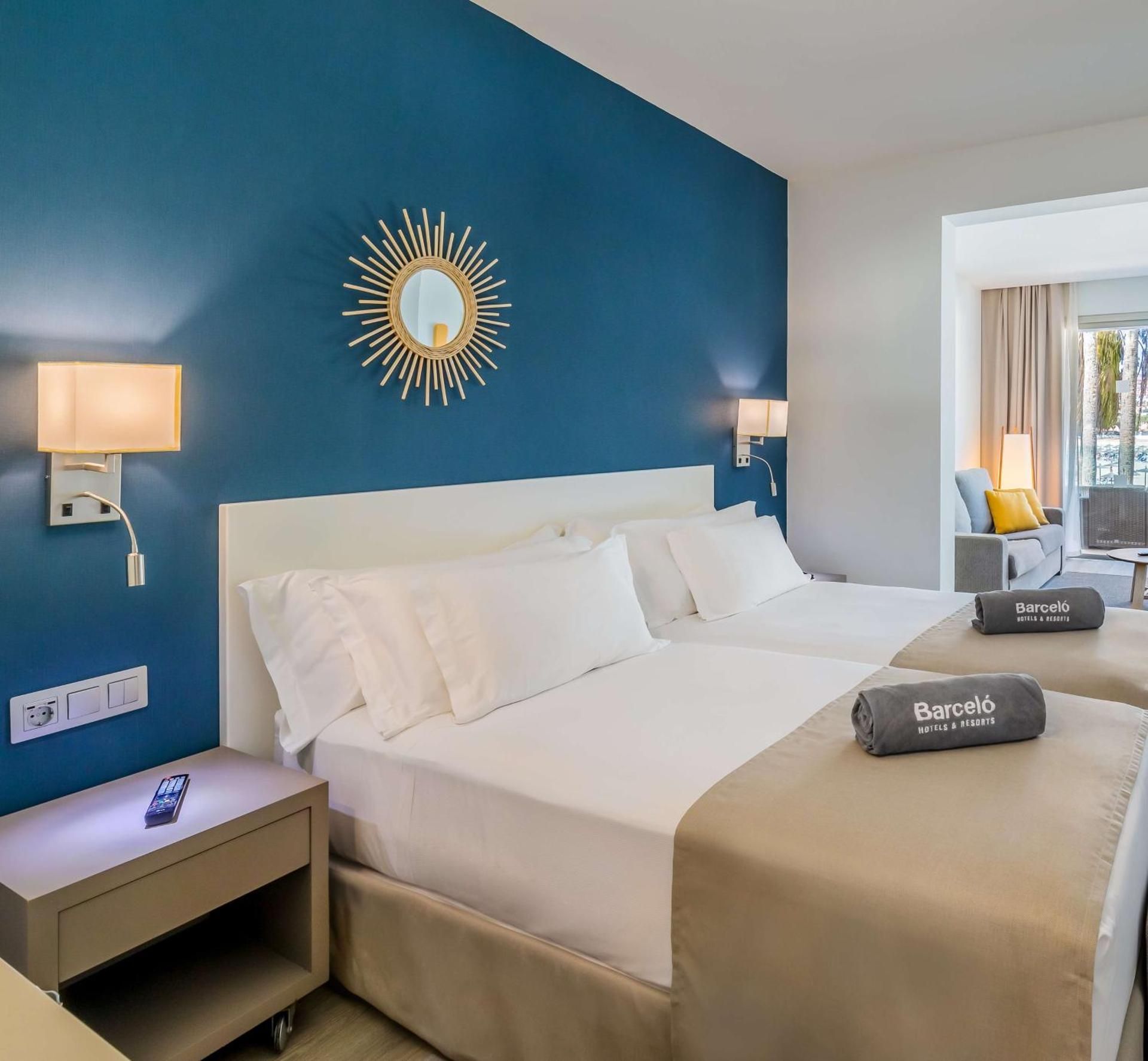 Junior Suite deluxe sea view and hot tub