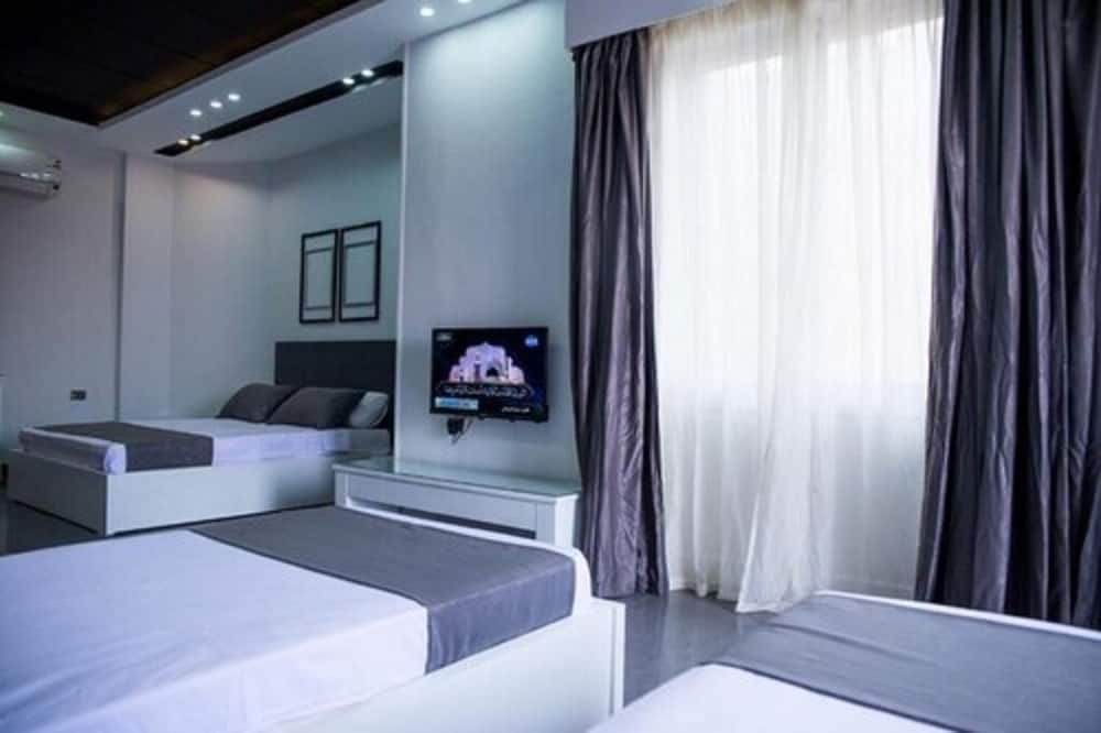 Egyptian Night Hostel Quadruple Room