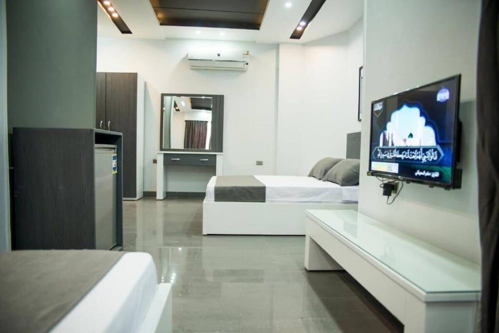 Egyptian Night Hostel Quadruple Room 9