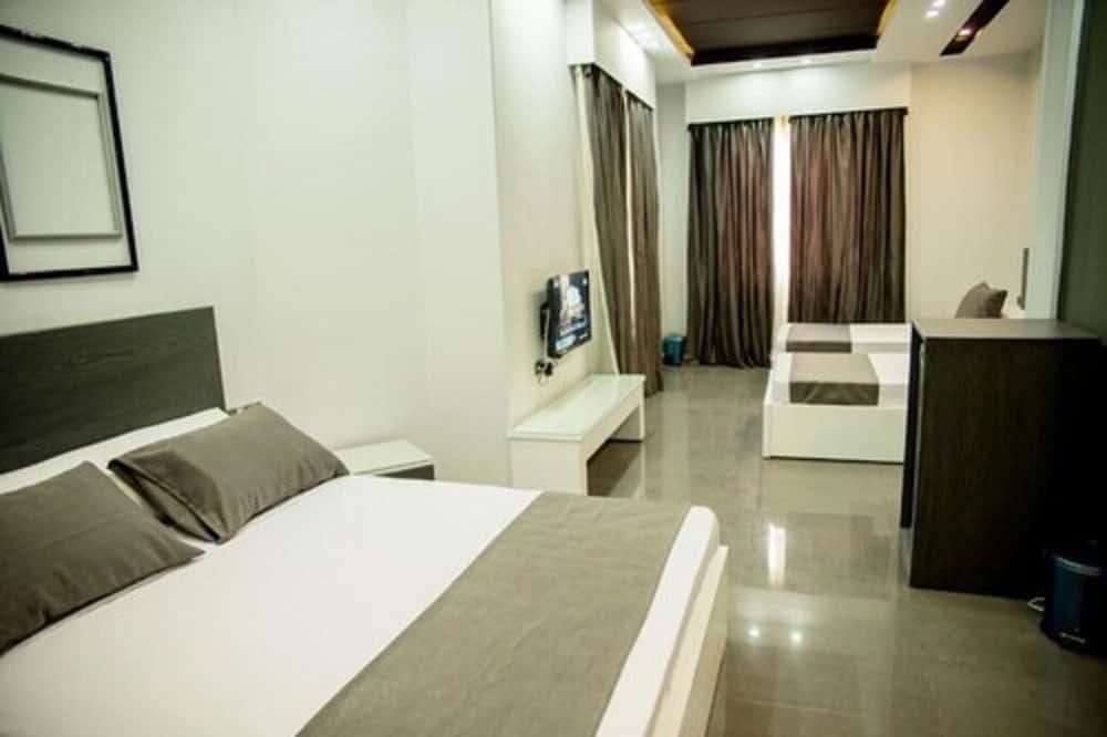 Egyptian Night Hostel Quadruple Room 2