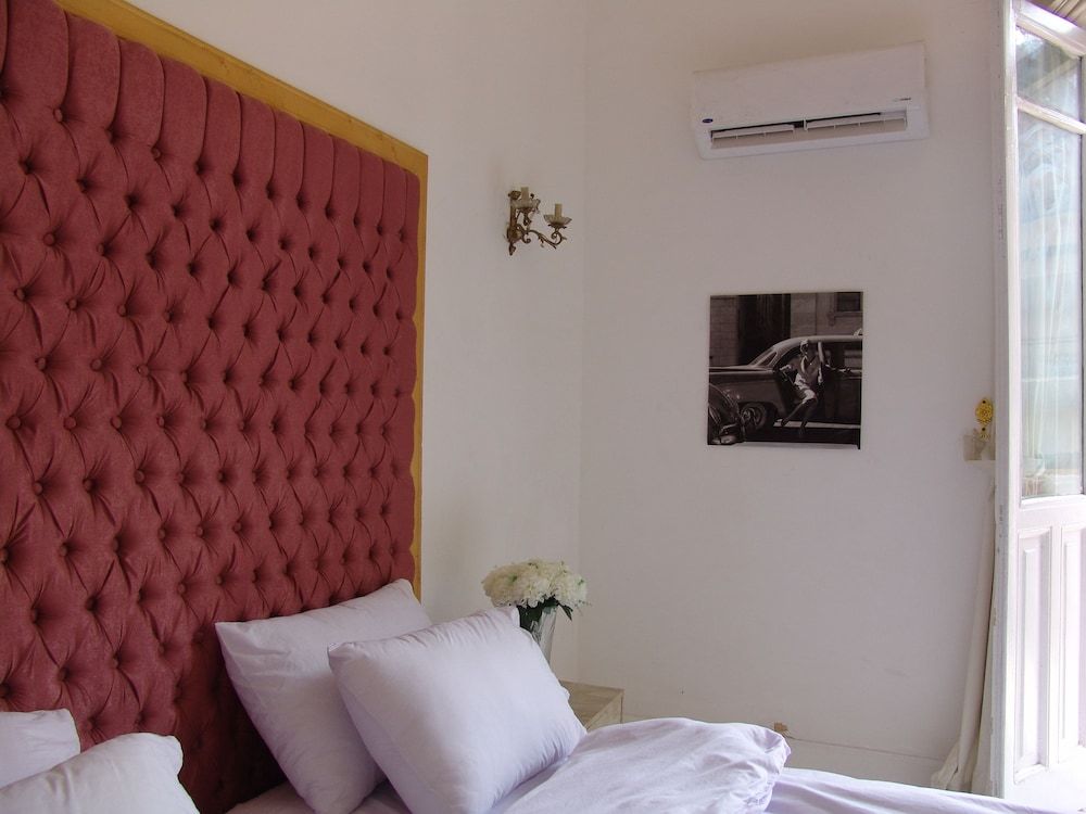 Hotel Velvet 1928 Classic Suite, 1 King Bed, Non Smoking 4