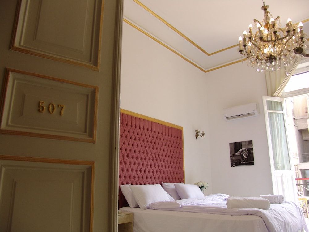 Hotel Velvet 1928 Classic Suite, 1 King Bed, Non Smoking 2