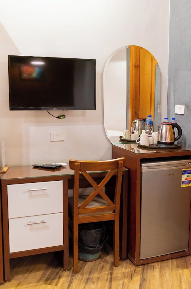 Museum Plaza Hostel Deluxe Twin Room 17