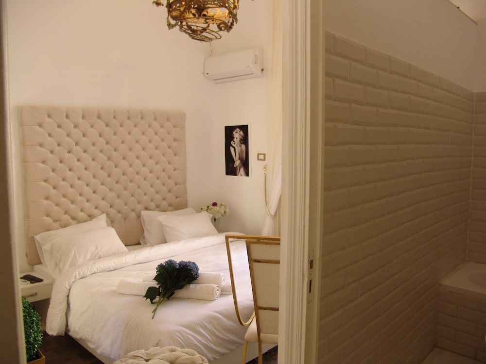 undefined Velvet Hotel 5