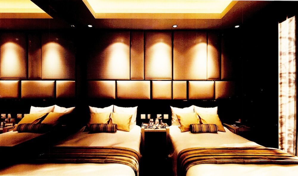 Grand City Hotel Deluxe Twin Room 13