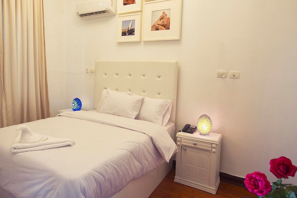 Tahrir Plaza Suites Deluxe Double Room (Hathor) 2