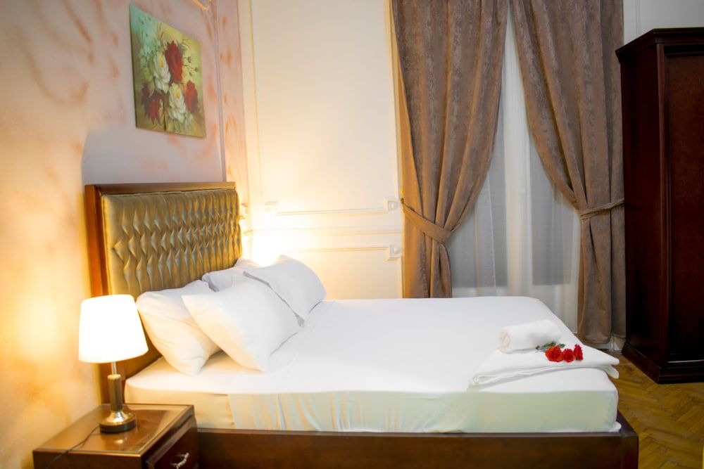 undefined Golden Palace Hotel