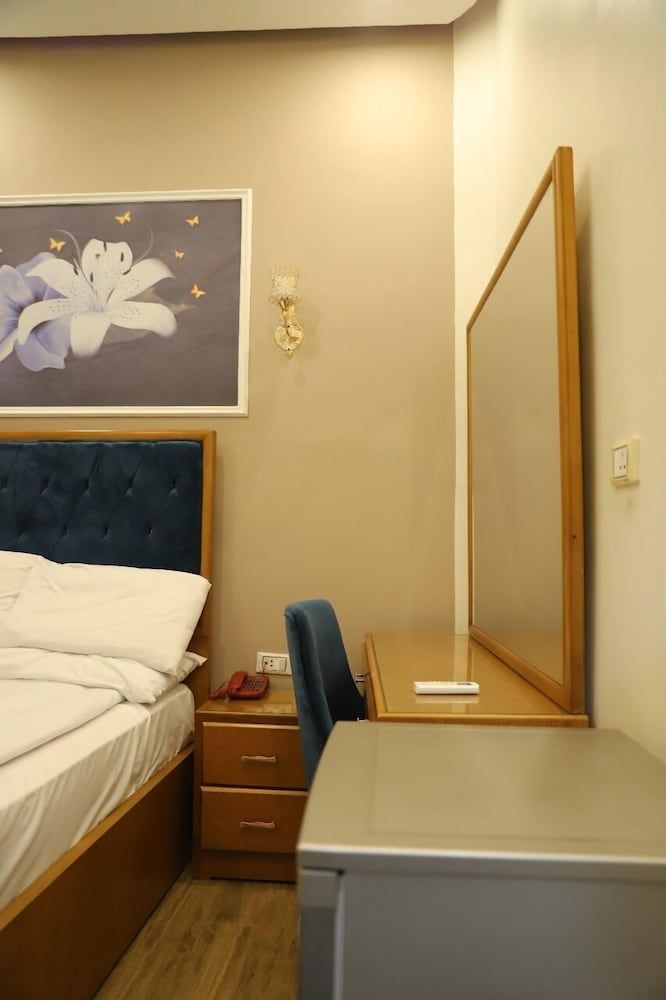 Golden Palace Hotel Economy Double Room 4