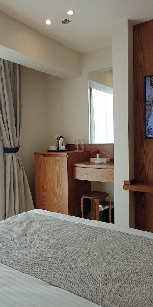 Al Madiafa Double Queen Room 3