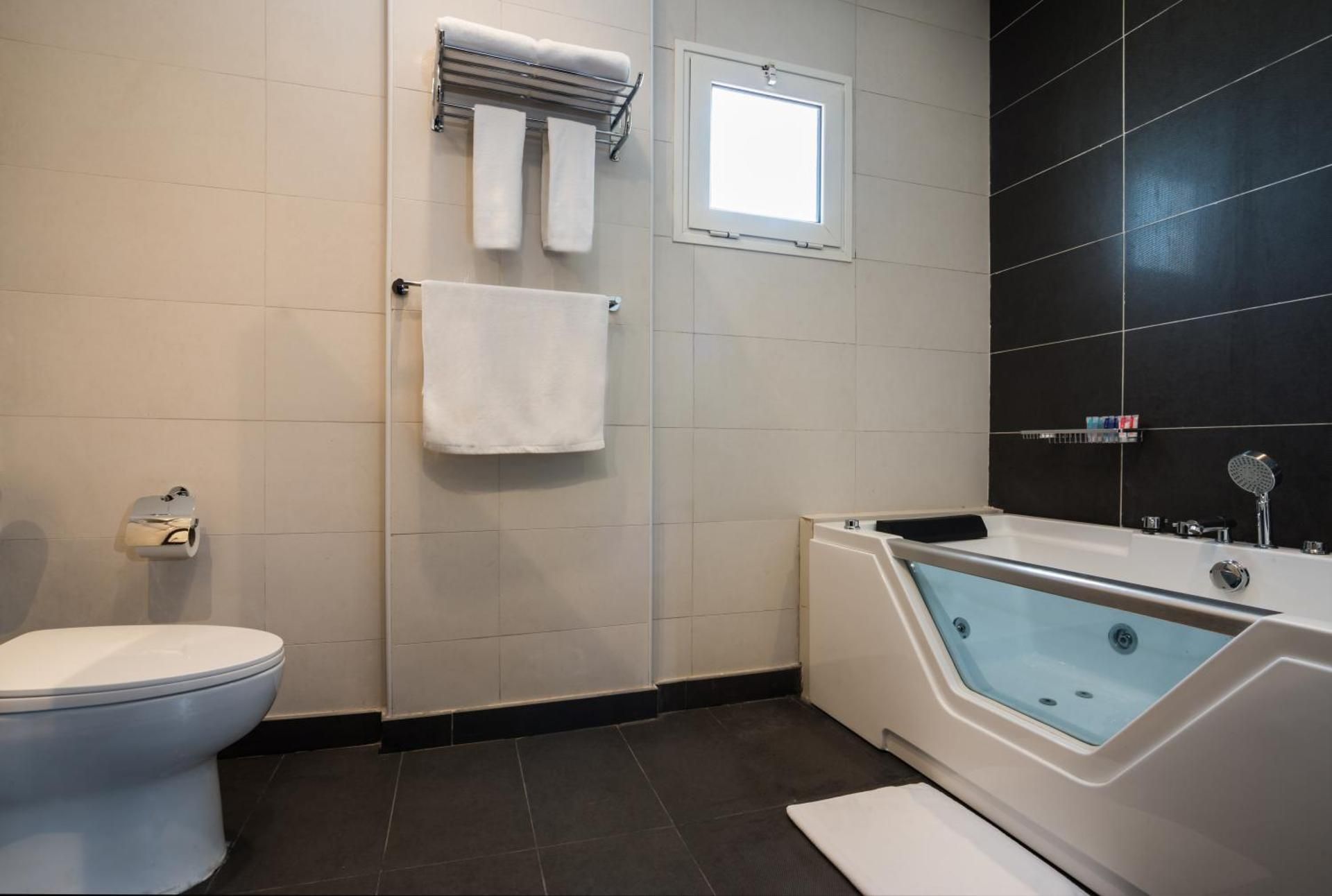 Executive Suite with Jacuzzi