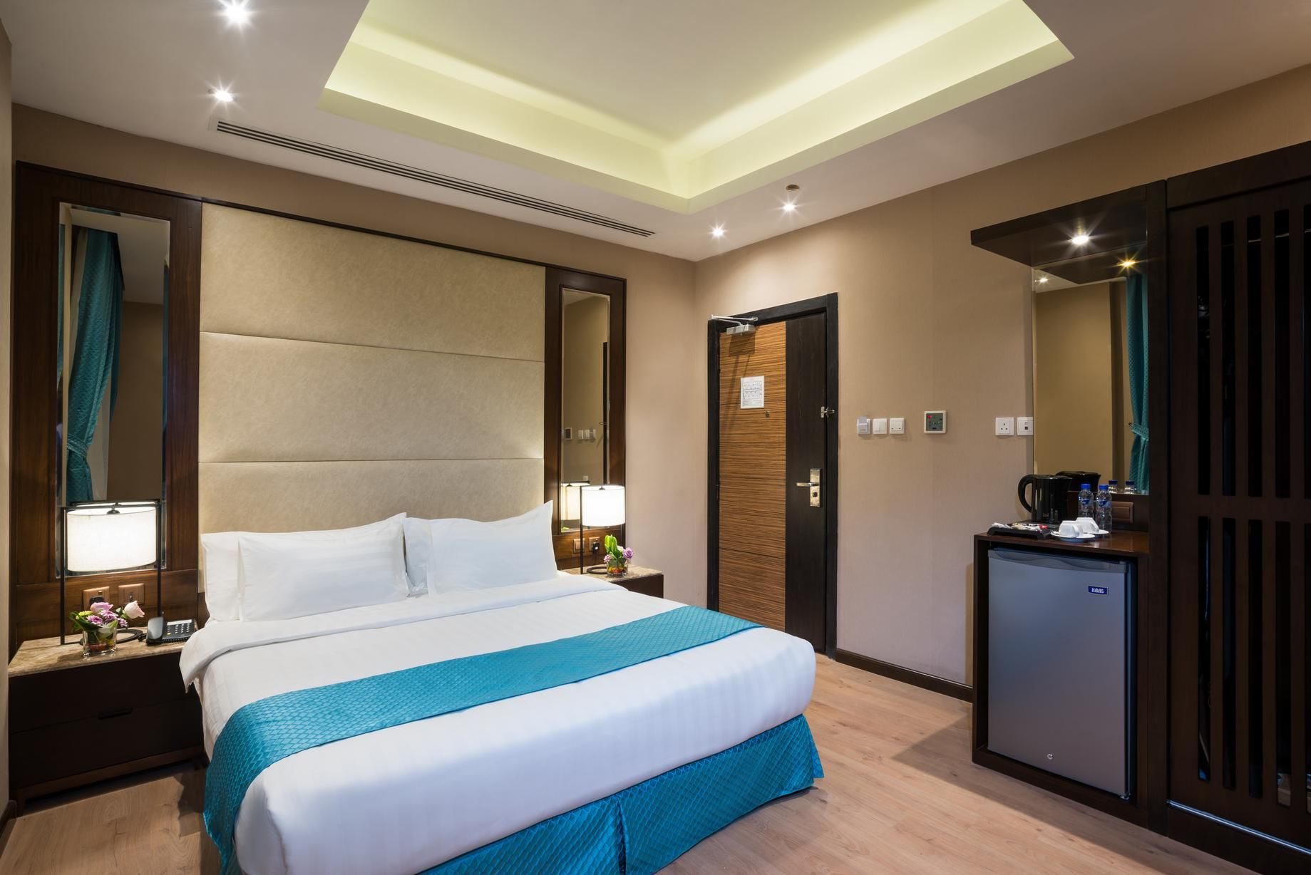 Naviti Warwick Dammam Standard Room 2