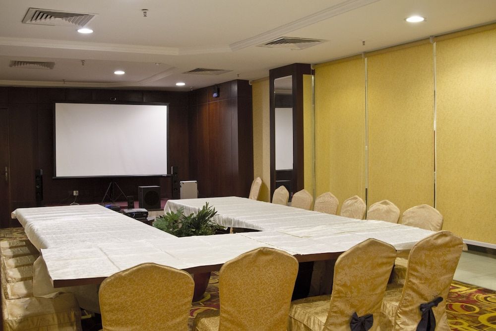 undefined EKONO by Leva Jeddah Airport Hotel