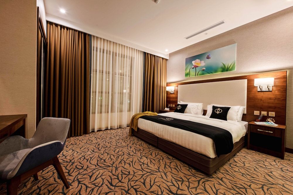 Sunday Emerald Hotel