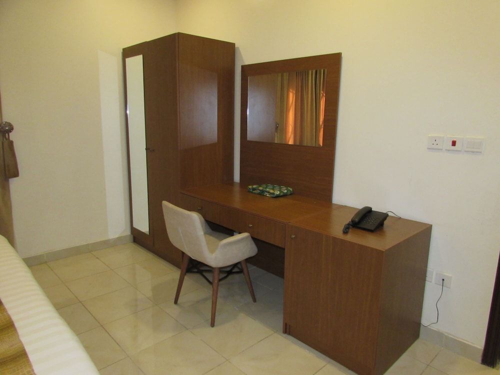 undefined Iwan AlAndalusia Alsafa2 3