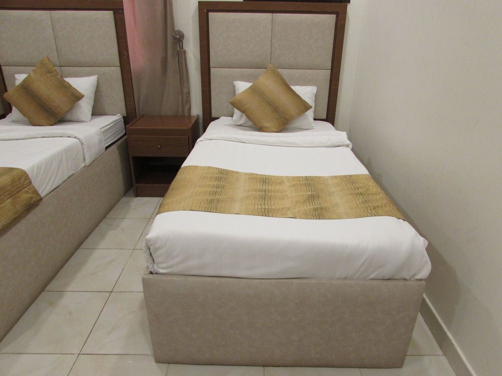 undefined Iwan AlAndalusia Alsafa2 4