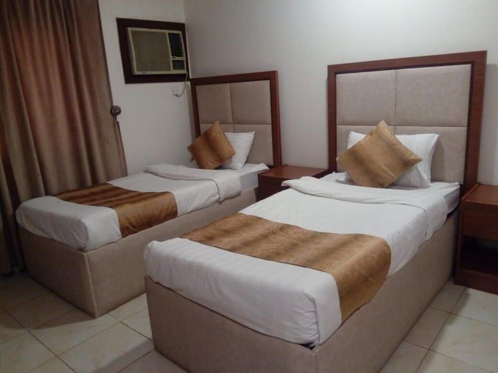 undefined Iwan AlAndalusia Alsafa2 6