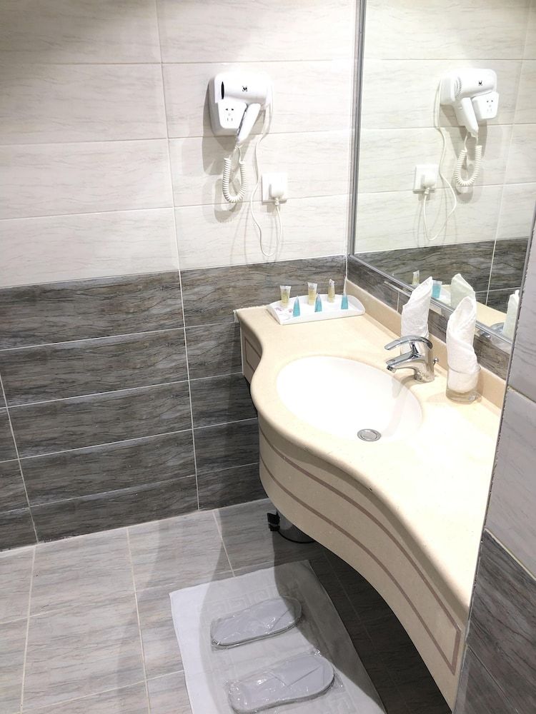 Zaha Al Madina Hotel Twin Room 6