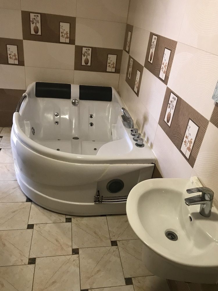 Jetted Tub