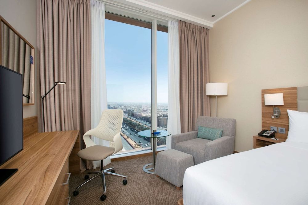 Hilton Garden Inn Riyadh Financial District Room, 1 King Bed 4