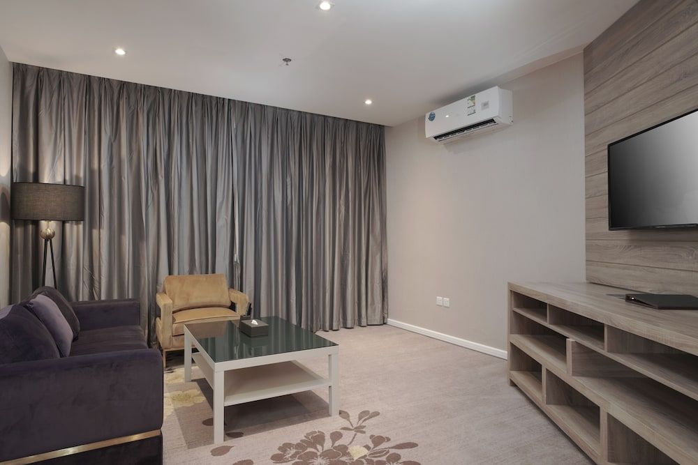 Junior Studio Suite