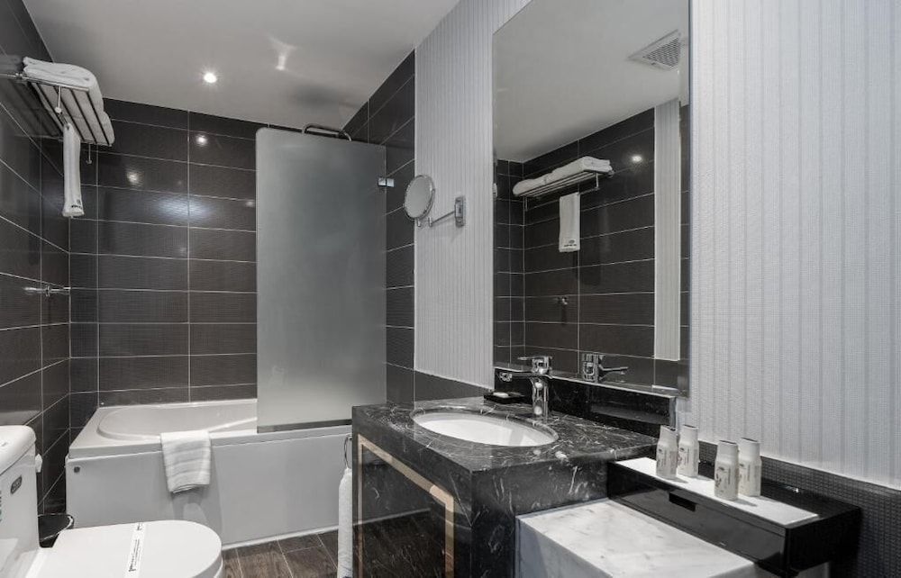 Swiss In Park Tabuk Standard Room 2