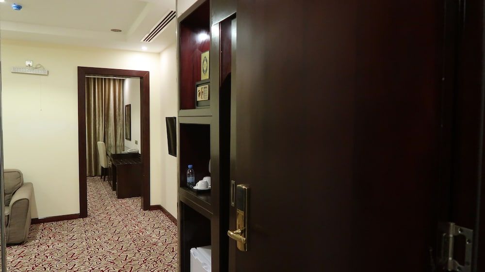 Lotus Hotel Lotus Suite 3