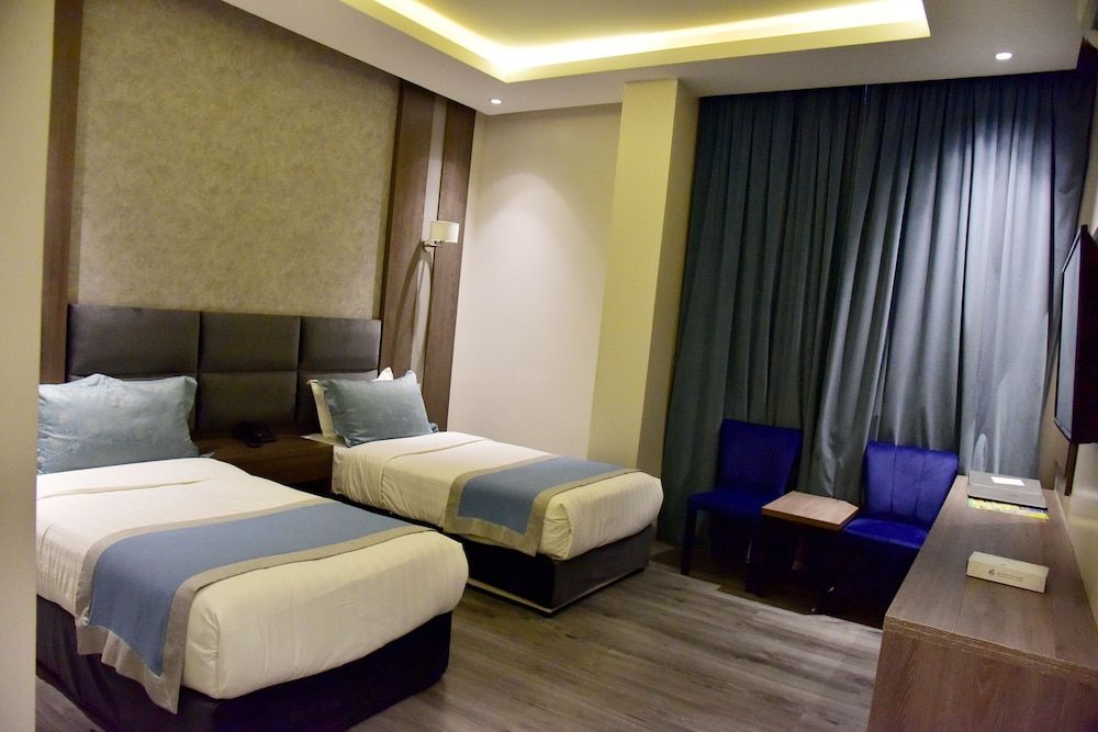 undefined Grand Silverton Hotel 9