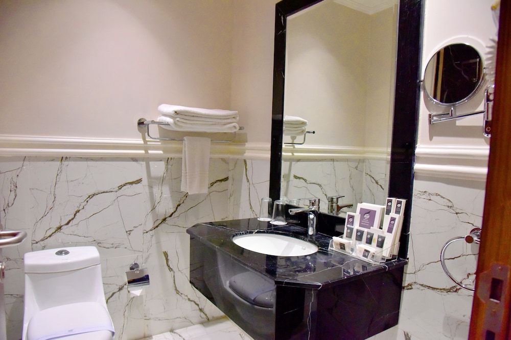 undefined Grand Silverton Hotel 10