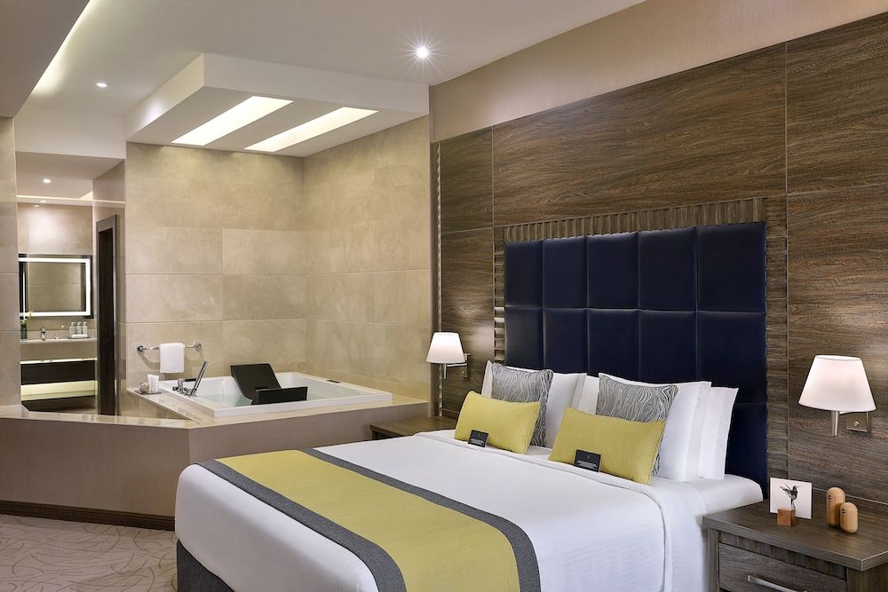 Grand Room, 1 King Bed, Non Smoking