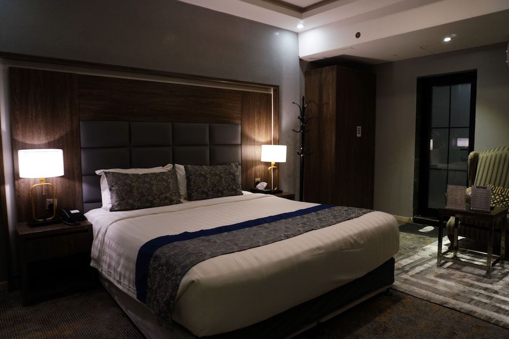 Swat Hotel Apartment 2 Double or Twin Room 10