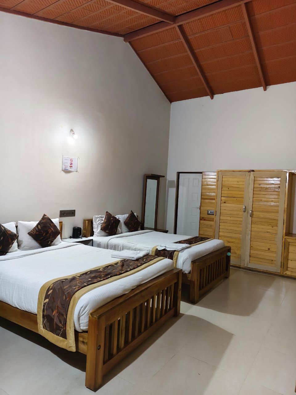 Water View Holiday Retreat DELUXE DOUBLE 2