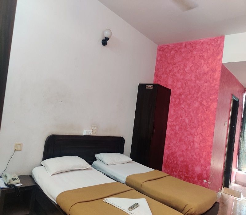 Trupti International, Hubli 4 Bed, Non AC Room 2