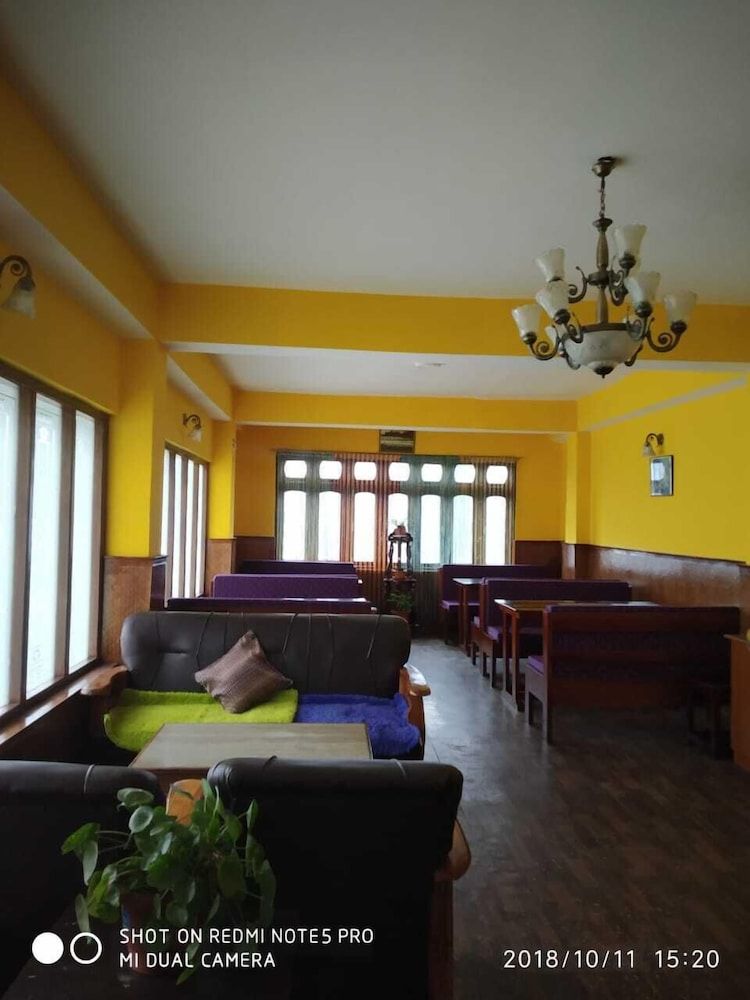 undefined Hotel Pine Crest 8