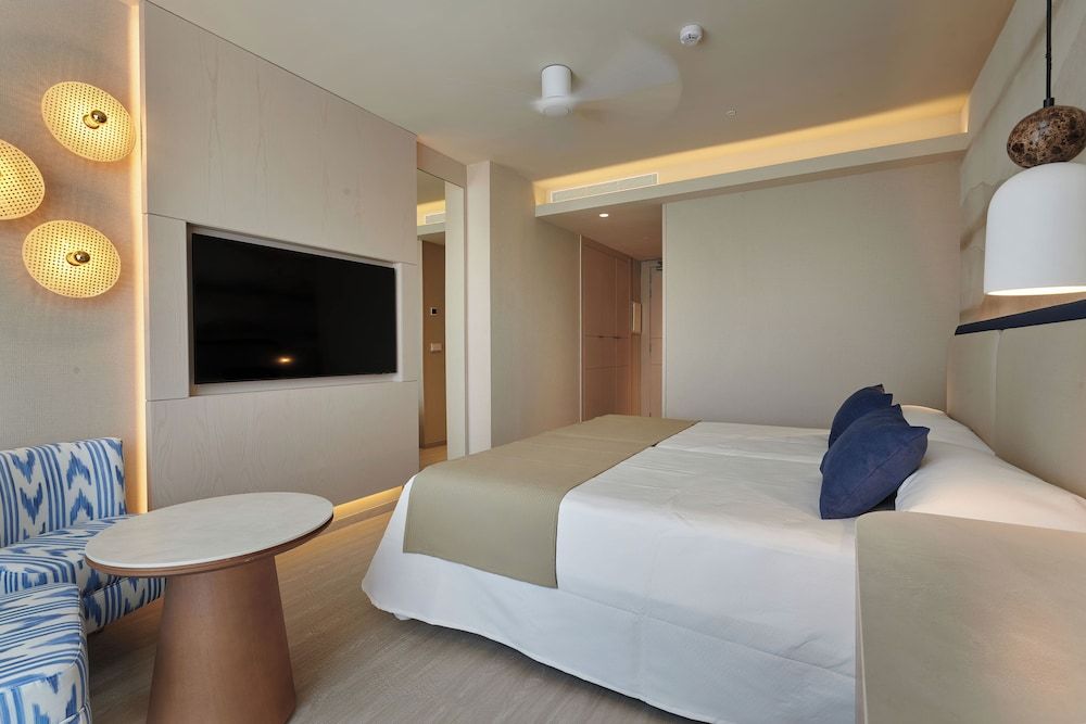 Hipotels Flamenco Double Room, Balcony, Partial Sea View 2